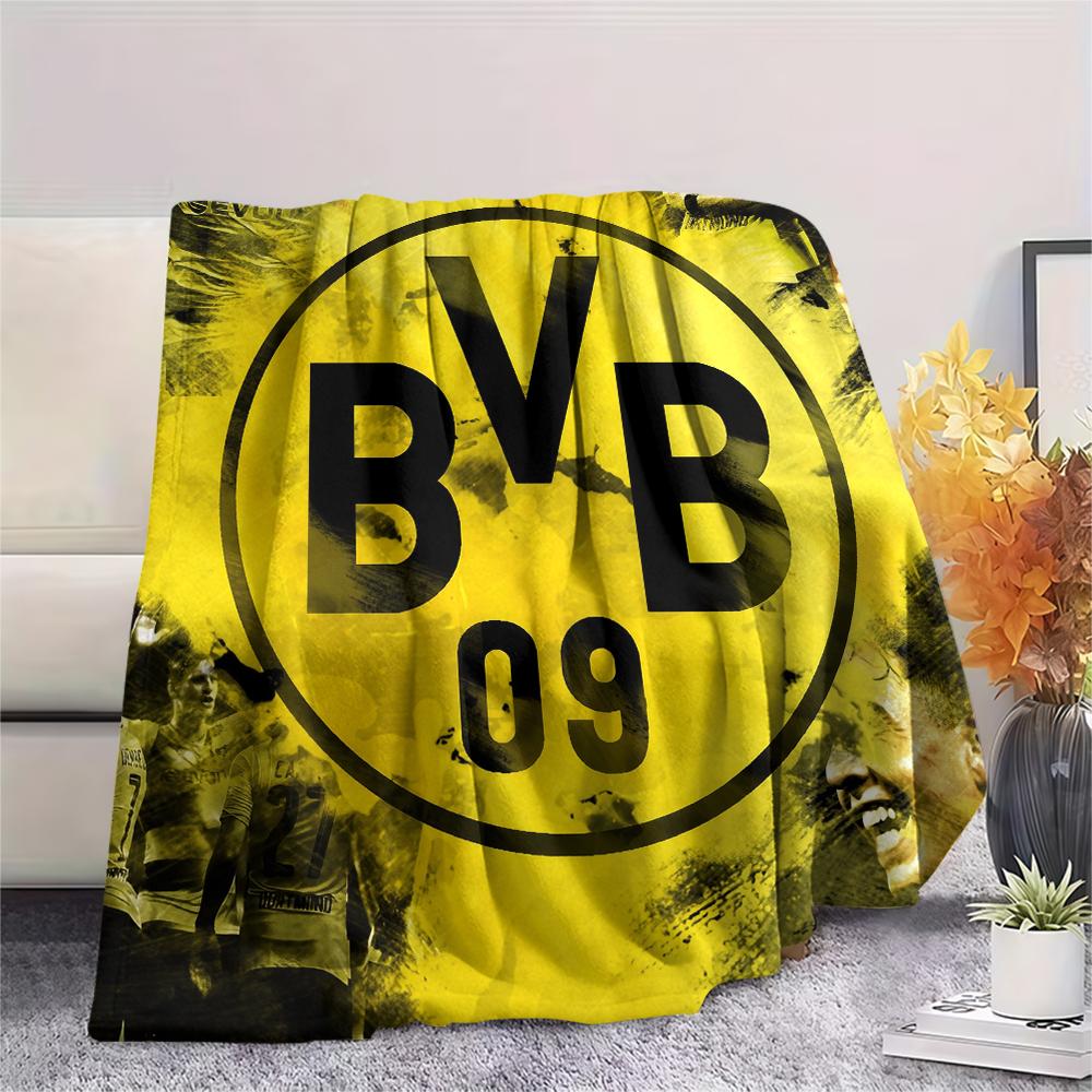 Borussia Dortmund, wzór Koc flanelowy, Wysoka jakość, Wygodny na każdą porę roku, Wystrój domu, Ciepło i komfort, Idealny na prezenty.
