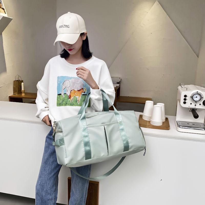 Travel fitness bag new simple travel anti-splashing fabric dry and wet separation shoulder messenger bag