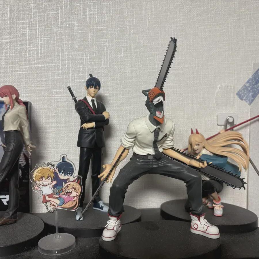 

Chainsaw Man Figure Set
