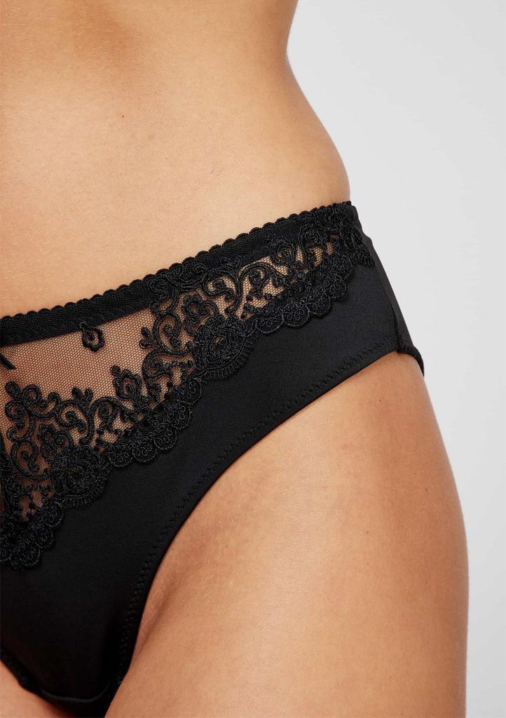Black Women's Panties Made of Smooth Microfiber with Elegant Embroidery 3513 Eva Kleo