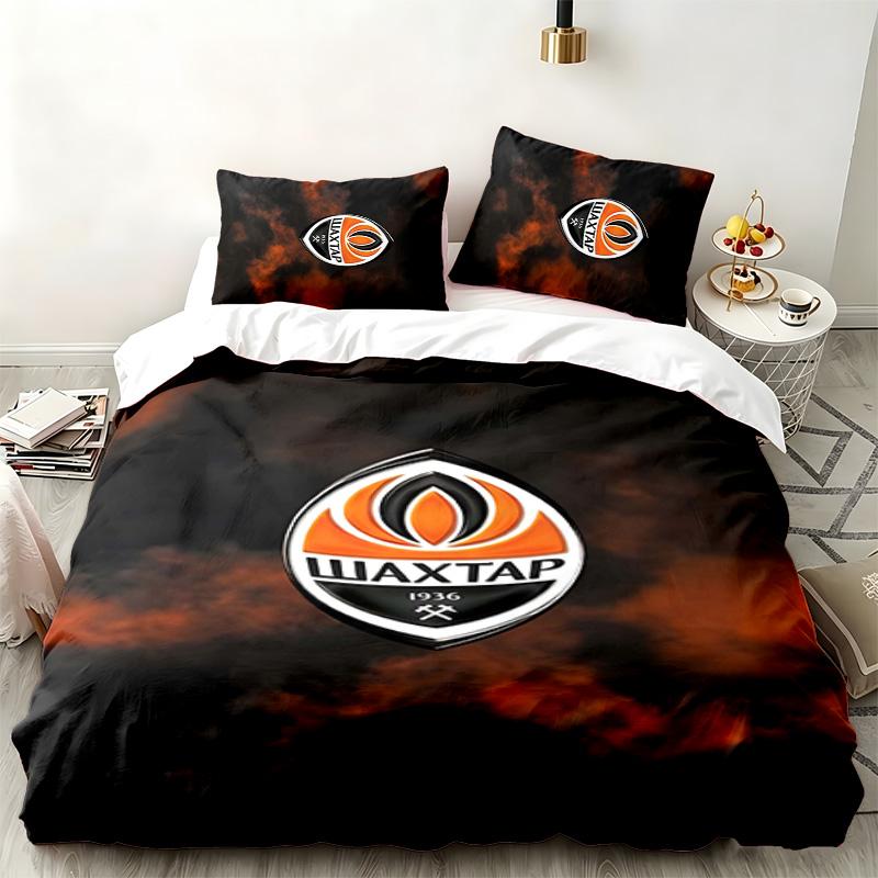 FC Shakhtar Donetsk 3pc set Perfect for bedroom use Comfortable bedding set includes a duvet cover and two pillowcases Ideal birthday or Christmas gif