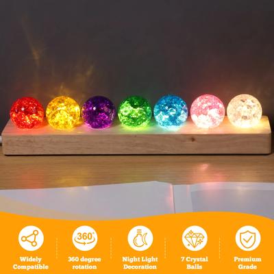 Buntes Kristallkugel-Ornament kleine Nachtlampe 7 Kristallkugeln mit Holz-LED-Lampenhaltern Heimdekoration Nachtlicht Geschenk