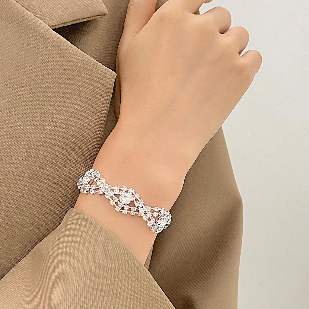 European-American Minimalist Rhinestone Claw Chain Bracelet: Versatile Full Diamond Design for Evening Wear