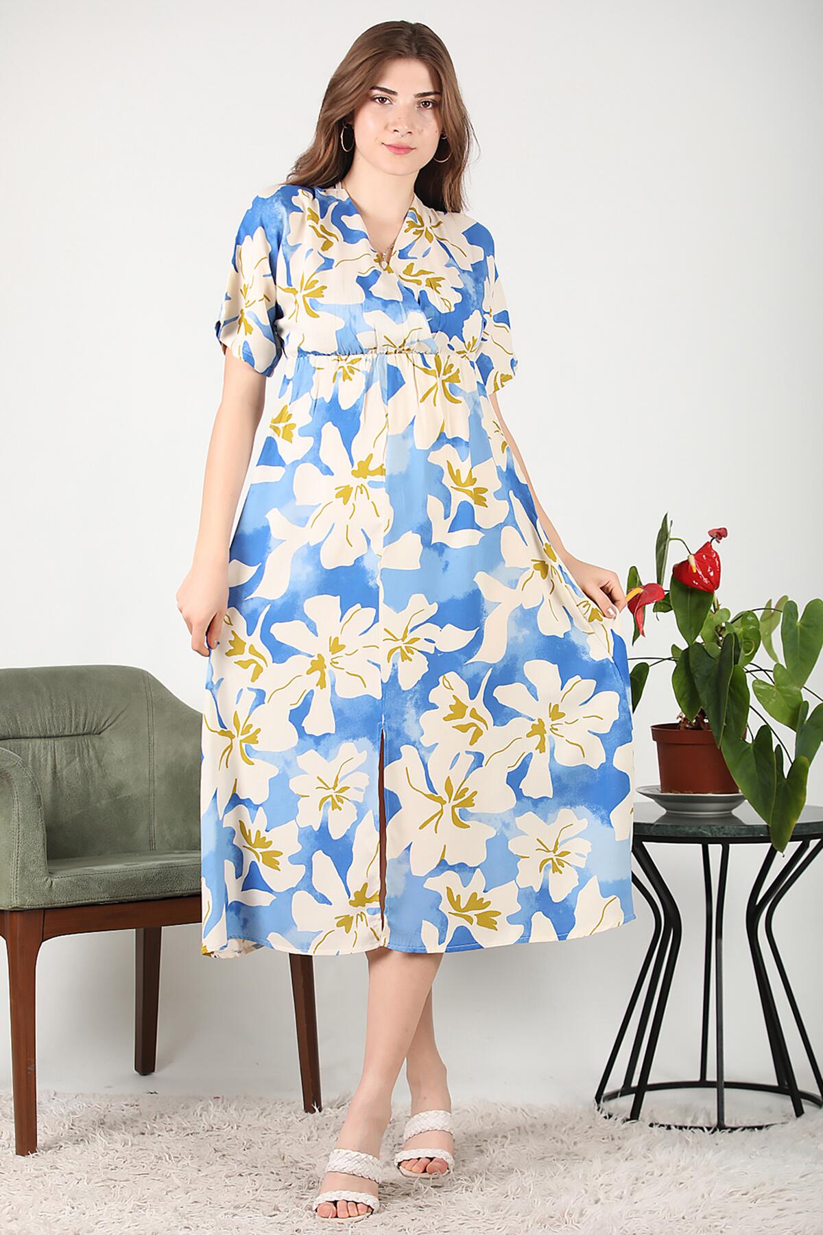 

Женское вискозное двубортное платье с воротником 36 синий