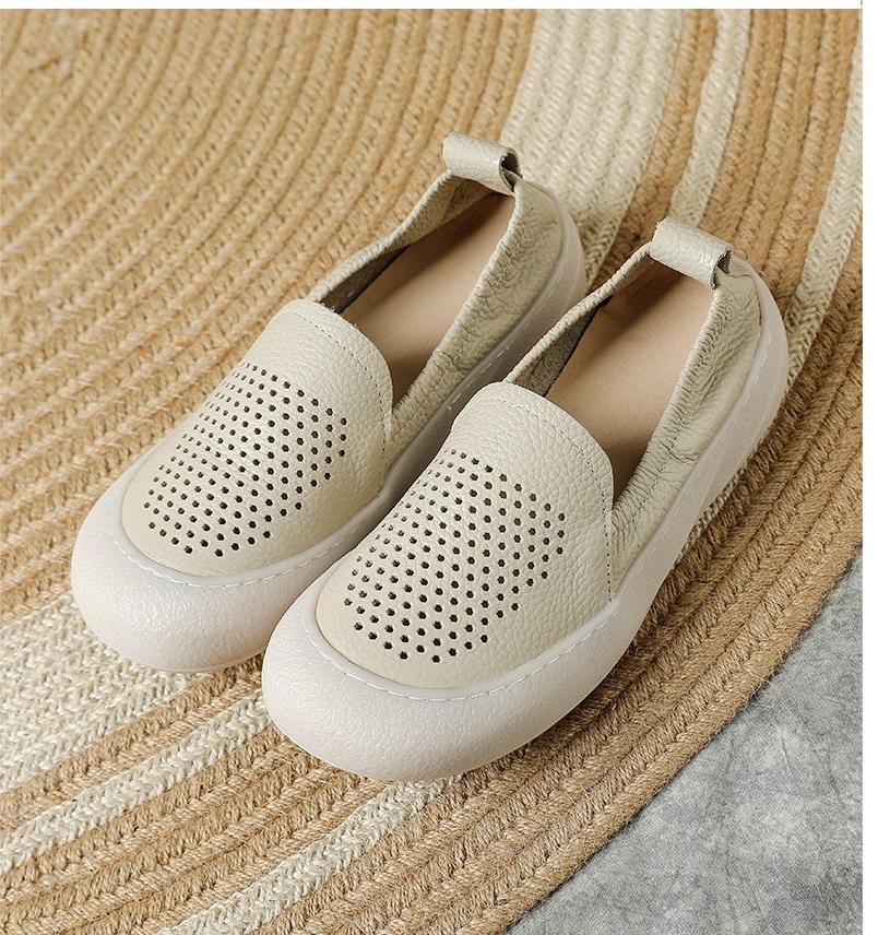 Fashion New handmade hollowed flats women's summer sandal shoes elderly woman slip on non slip moccasins mother comfortable driver shoes