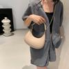 Einfarbige Temperament-Damentasche 2025 Trend Koreanische Version Sommer Neue Lässige Achseltasche Lässige Schulter-Sichelmondtasche