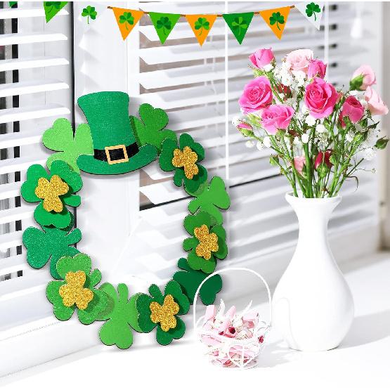 Yookeer St. Patrick's Day Shamrock Door Wreath Shamrocks Wooden Hanging Sign Lucky Irish Ornament Wood Wreath for Happy St. Patrick's Day Party Front