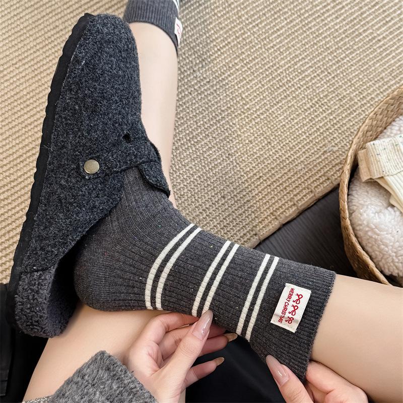 Grey College-style Striped Fabric Label Women's Mid-calf Socks Autumn and Winter Cotton Socks Trendy and Individualistic Long Calf Socks