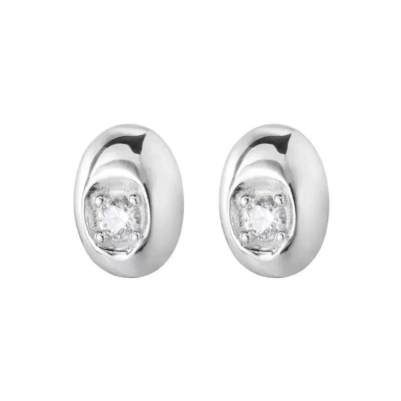 Little Gold Bean Earrings - Small and Exquisite Earrings In A New Design, Featuring A Sophisticated Style.