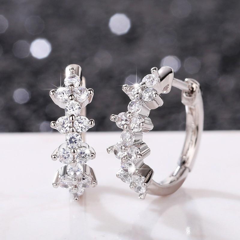 

Huitan Chic Circle Hoop Earrings with Dazzling Cubic Zirconia Exquisite Ear Accessories for Women Silver Color Hot Trend