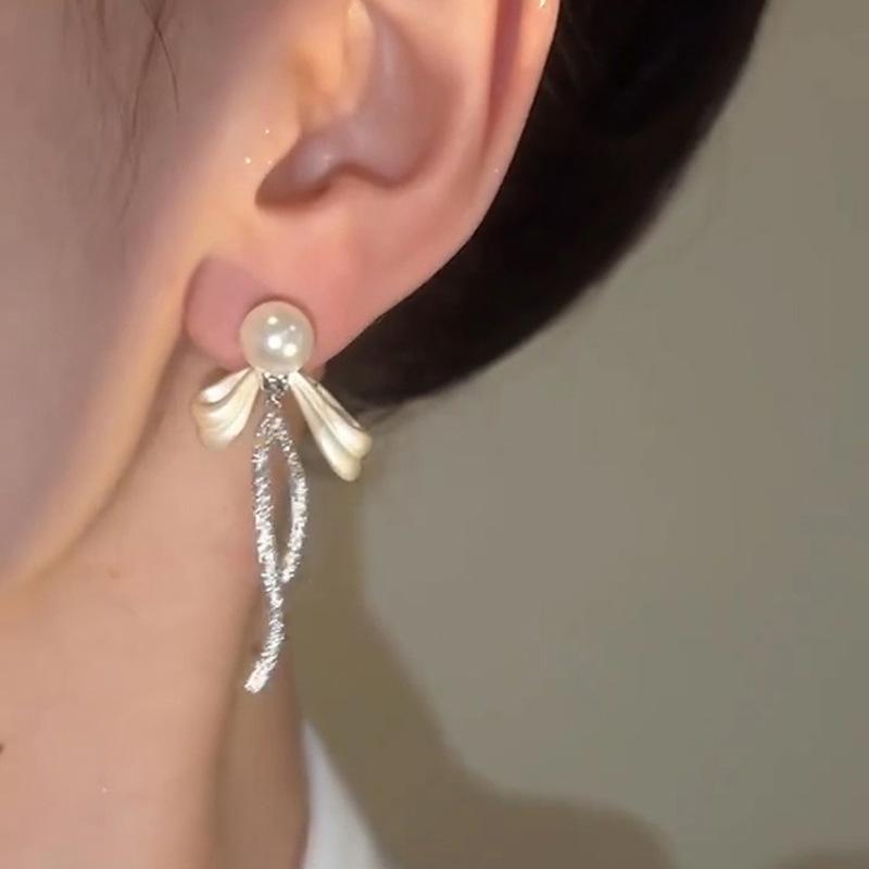 Silver Needle Bow Diamond Pearl Stud Earrings Simple Fashion Versatile Earrings Temperament Light Luxury Premium Earrings