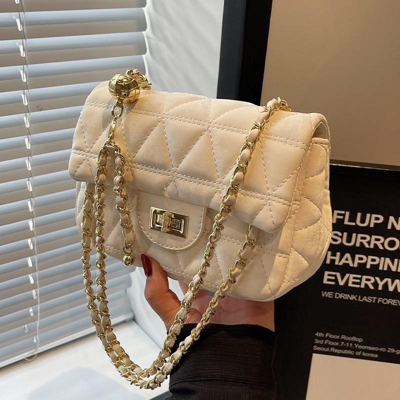 Schicke gesteppte Umhängetasche mit Kette für Damen in stilvollen Farben, perfekt für Frühling und Sommer