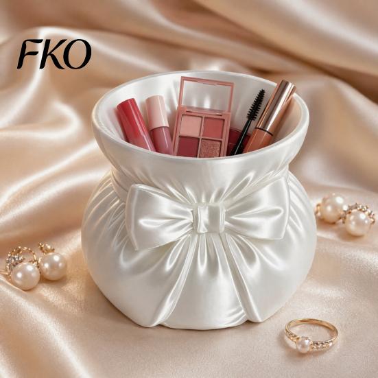 Dried Flower Vase Container Silk Drawstring Vase, 3D Printed Pen Holder, Makeup Brush Mini Round Storage Tube With Lid And Organizer for Jewelry Small