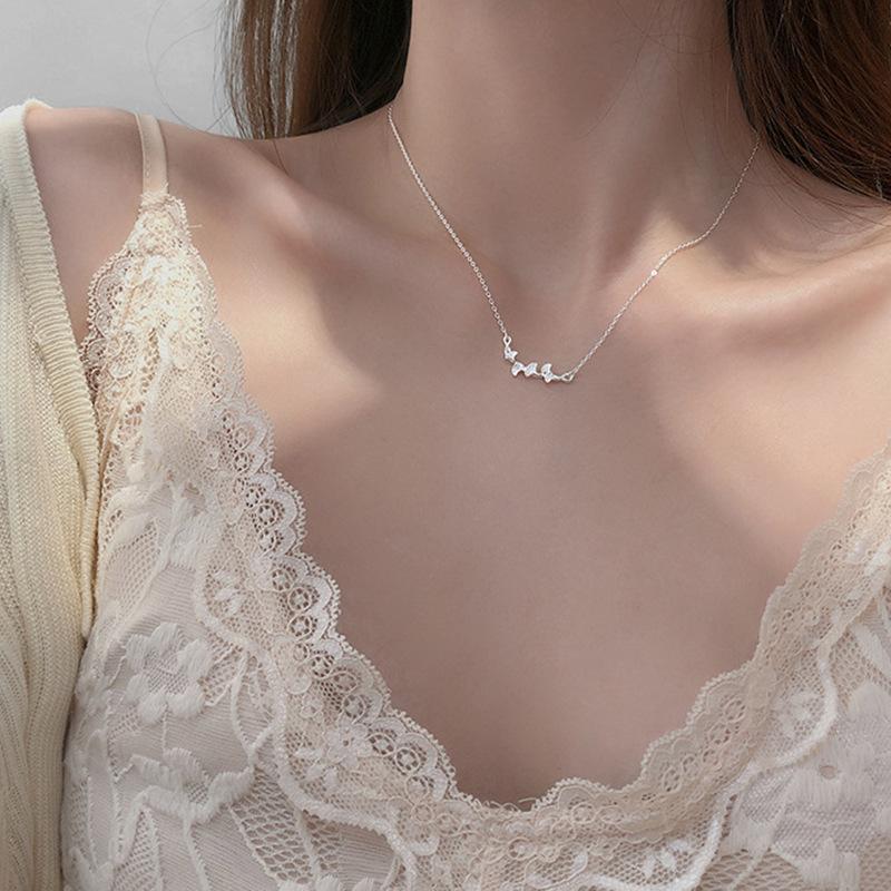 Small Ginkgo Leaf Necklace for Women, Light Luxury, Niche, New Korean Version, Cool Style, High-end Design, Summer Collarbone Chain