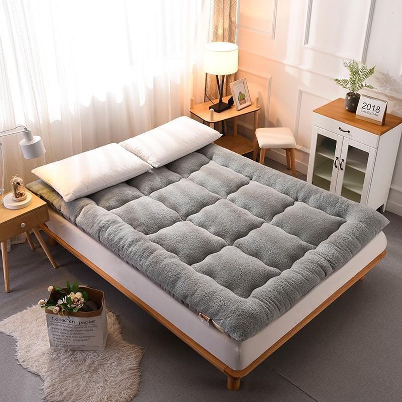 Soft Lamb Cashmere Tatami Mattress - Foldable Single/Double Bedding Topper, Thick Warm Mat with Straps for Bedroom