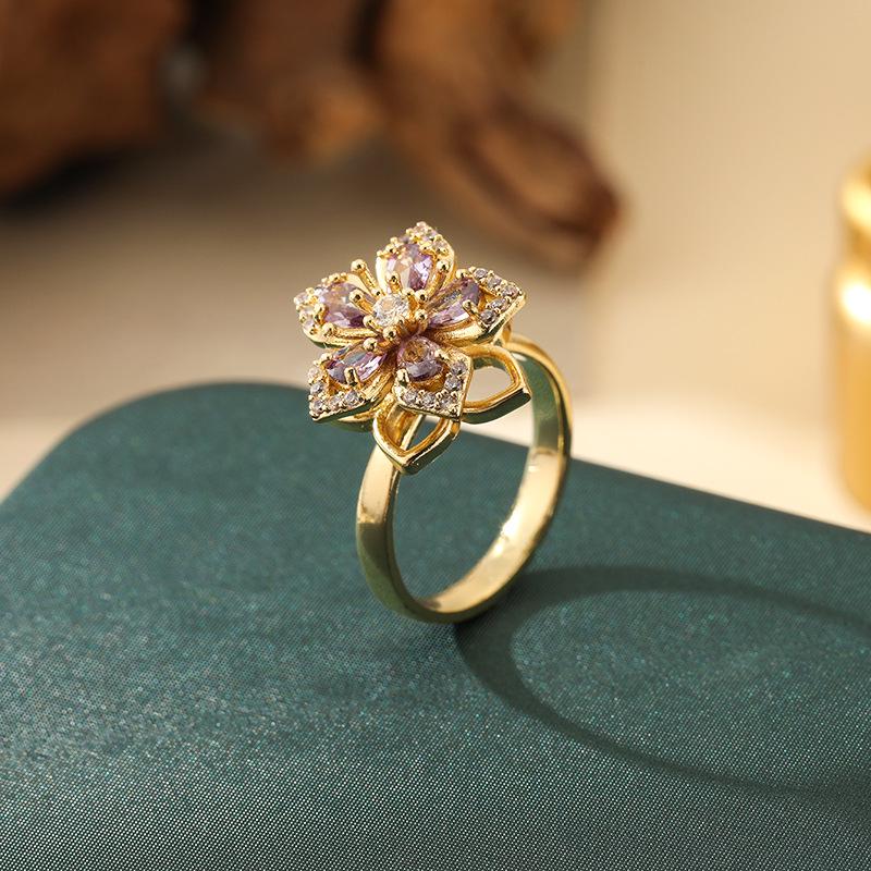 Trendy Rotating Four-Leaf Clover Zircon Ring – Elegant and Versatile Jewelry for Women