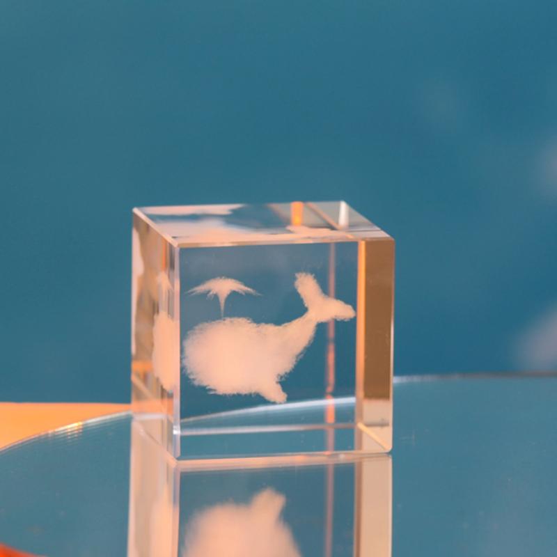 3D Engraved Crystal Cube Cloud Heart Whale Pattern Transparent Square Crystal Ornament For Desktop Home Decoration Gifts