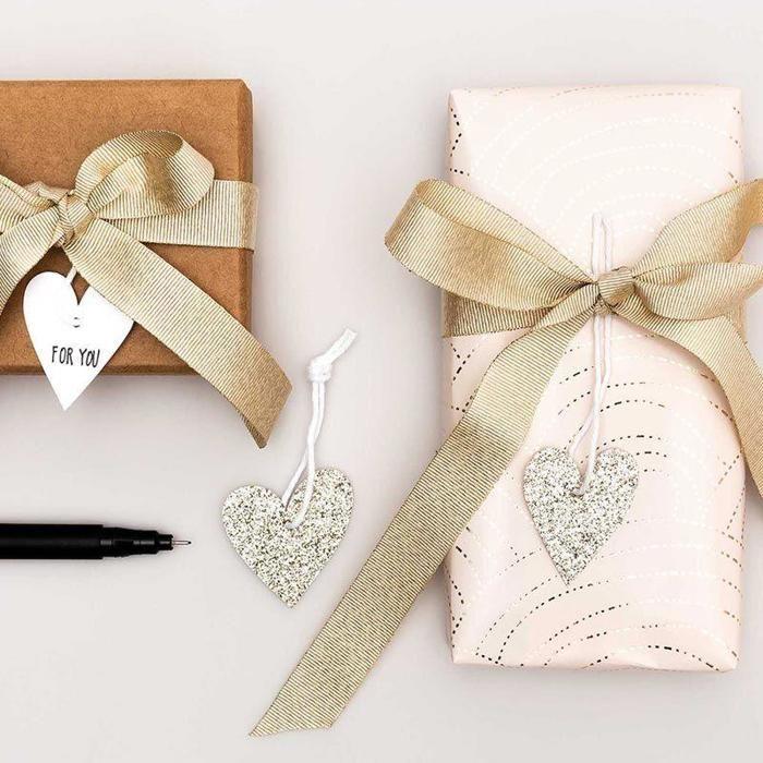 Étiquettes à suspendre - RICO DESIGN - Petits cœurs à paillettes - Couleur gris - Mixte - 24 pièces