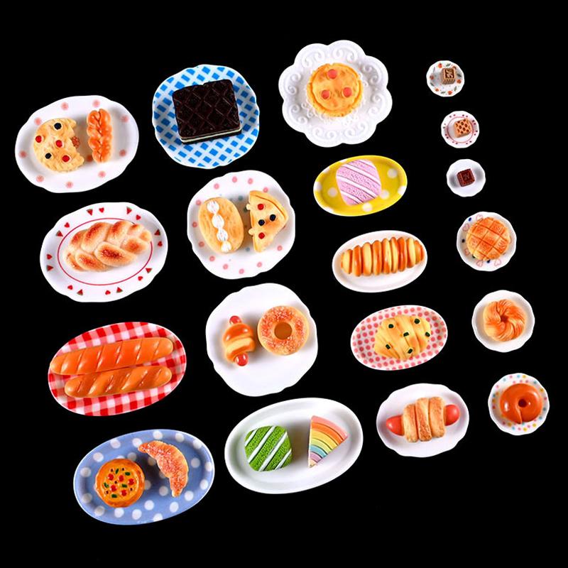 5Pcs 1/12 Dollhouse Cartoon Food Plates Dollhouse Mini Kitchen Plates Decoration Dolls House Accessories Pretend Play Toys