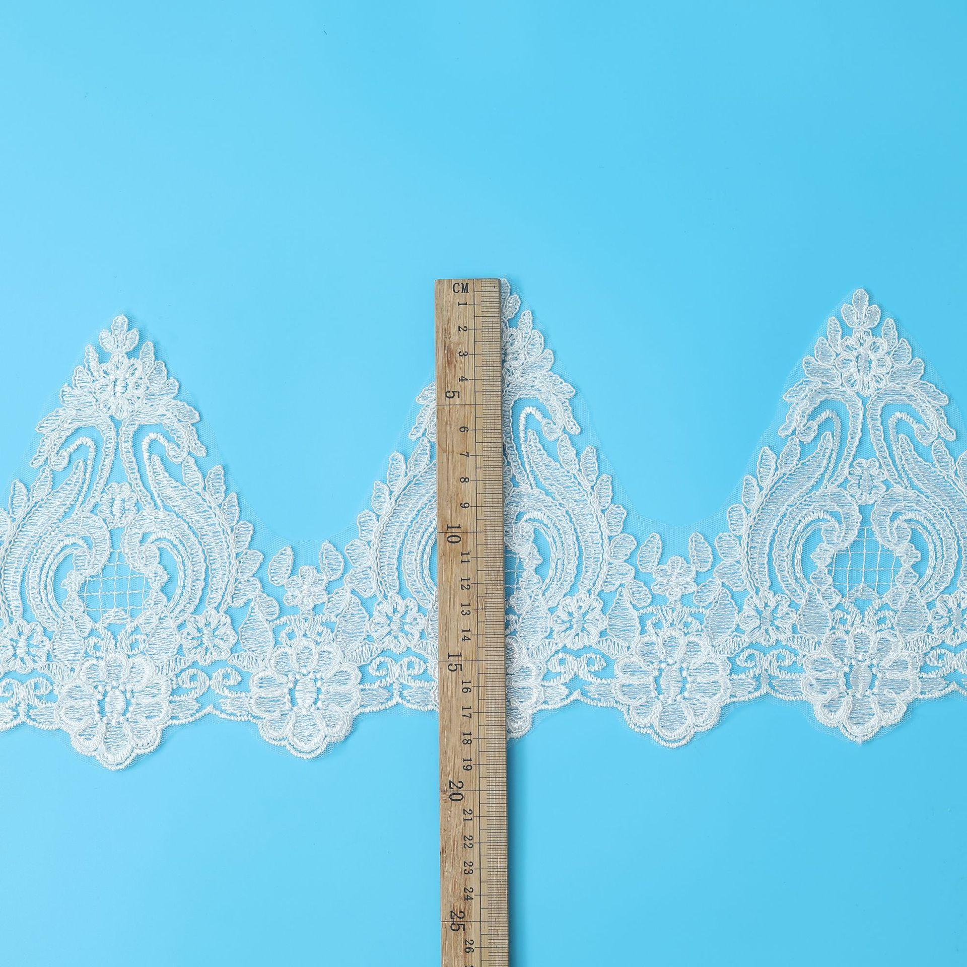 

Автомобильная кость Детская юбка Сценическая одежда Вышивка Бежевый Свадебное кружево, Аксессуары для фаты Кружево 18 см white/width 18CM