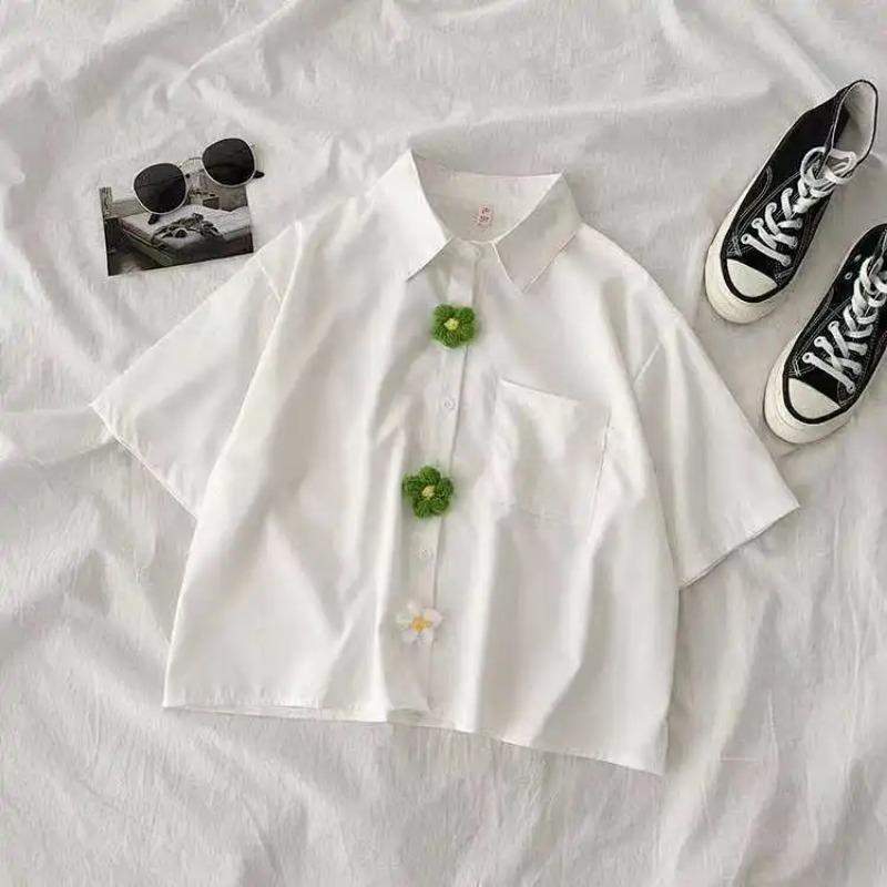 

Women s Loose Fit Green Short Sleeve Shirt with 3D Flower Decor Casual Lapel Blouse with Pocket S білий