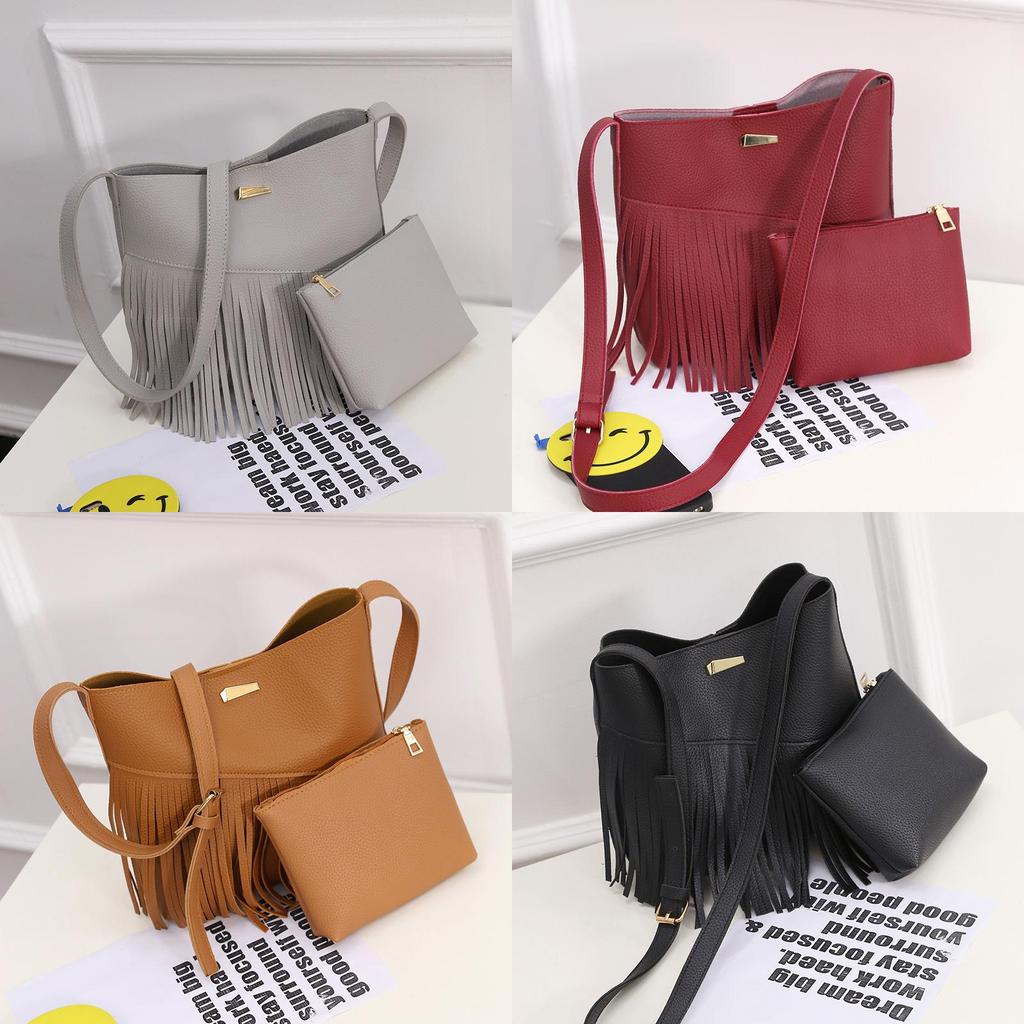 Timeless Leather Shoulder Messenger Bag Set For Women With Classic Appeal