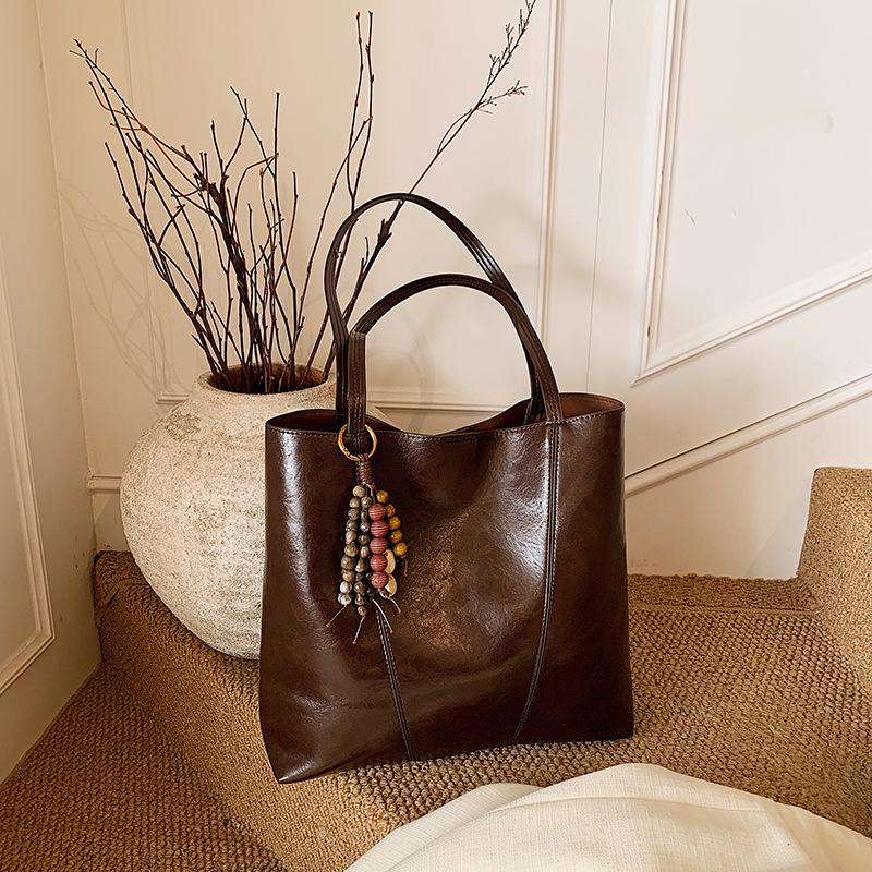 Large-capacity Bag Women's 2025 New Autumn and Winter Texture Versatile Retro Shoulder Bag Large Bag Popular Commuter Tote Bag