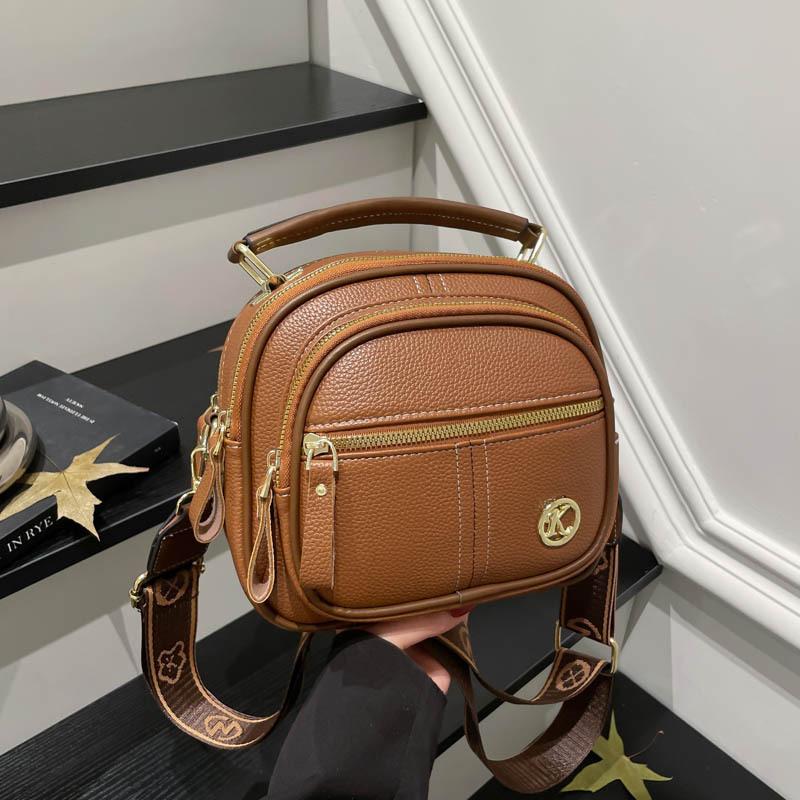 

Модная и повседневная женская сумка кроссбоди на одно плечо, маленькая квадратная сумка для женщин для ношения в руке коричневый