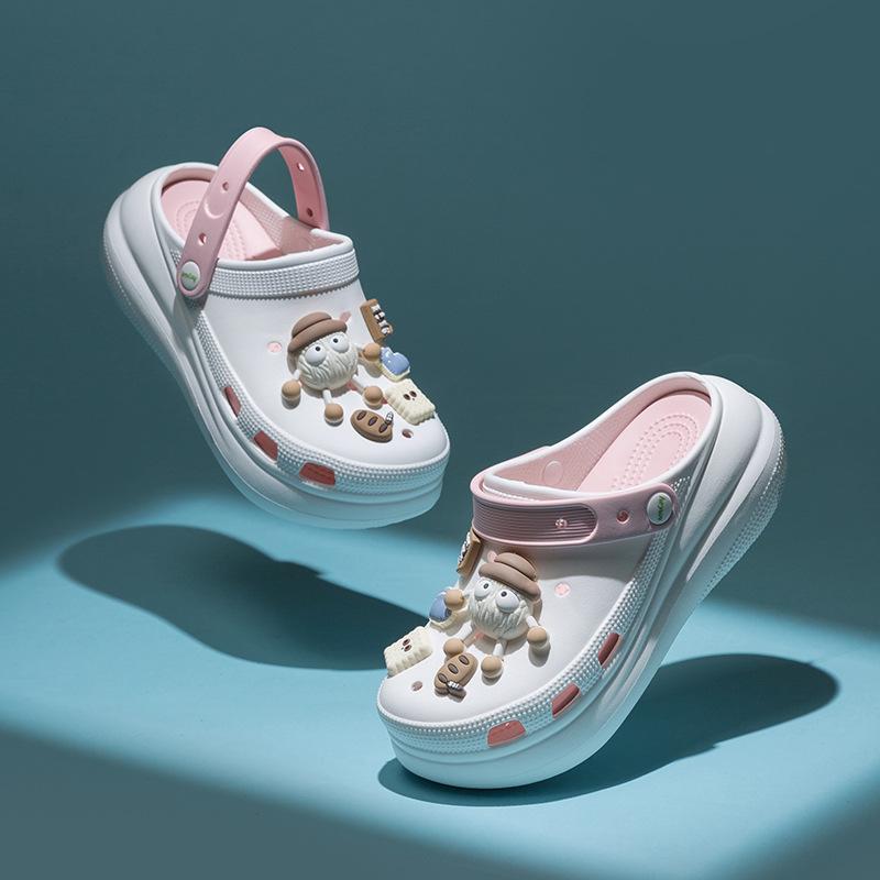 Star with the same puff  female cartoon cute thick-soled stepping shit beach shoes summer new cool slippers