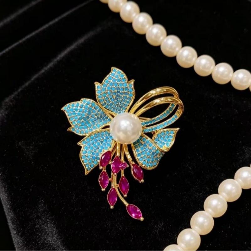 

Vintage Rhinestone Flowers Imitation Pearl Brooches Women Sparkling Zircon Iris Brooch Pin Scarf Coat Suit Accessories Jewelry onesize