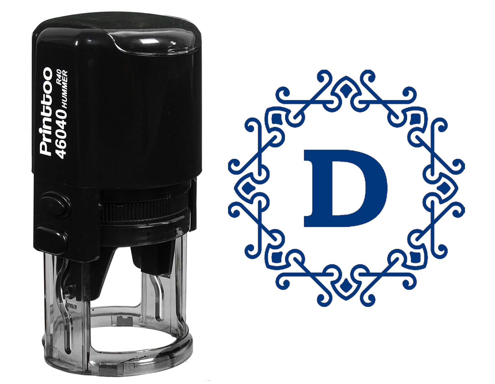 

Printtoo Самонабірний R-40 Восьмикутник Кельтський Вихор Рамка Алфавіт D Монограма Гумова Печатка Офіс 30 mm Diameter (Approx) синій
