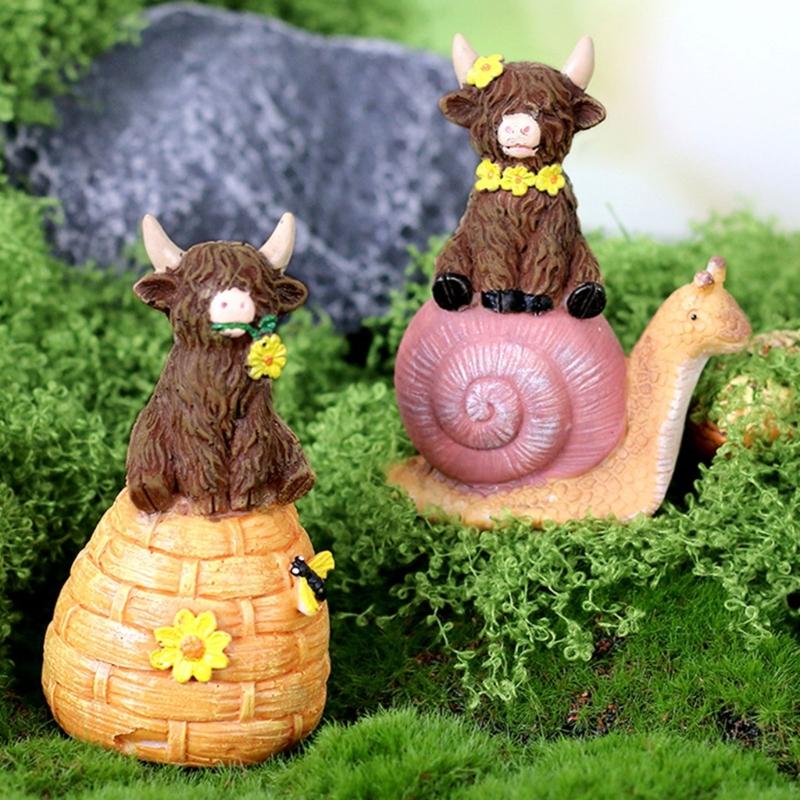 Resin Highlands Cow Sculpture Spring Desktop Ornament Resin Texture for Family with Kids and Pet Easy Cleaning