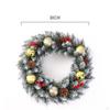 Künstlicher Weihnachtskranz mit künstlichen grünen Blättern, festliche Girlande im Landhausstil