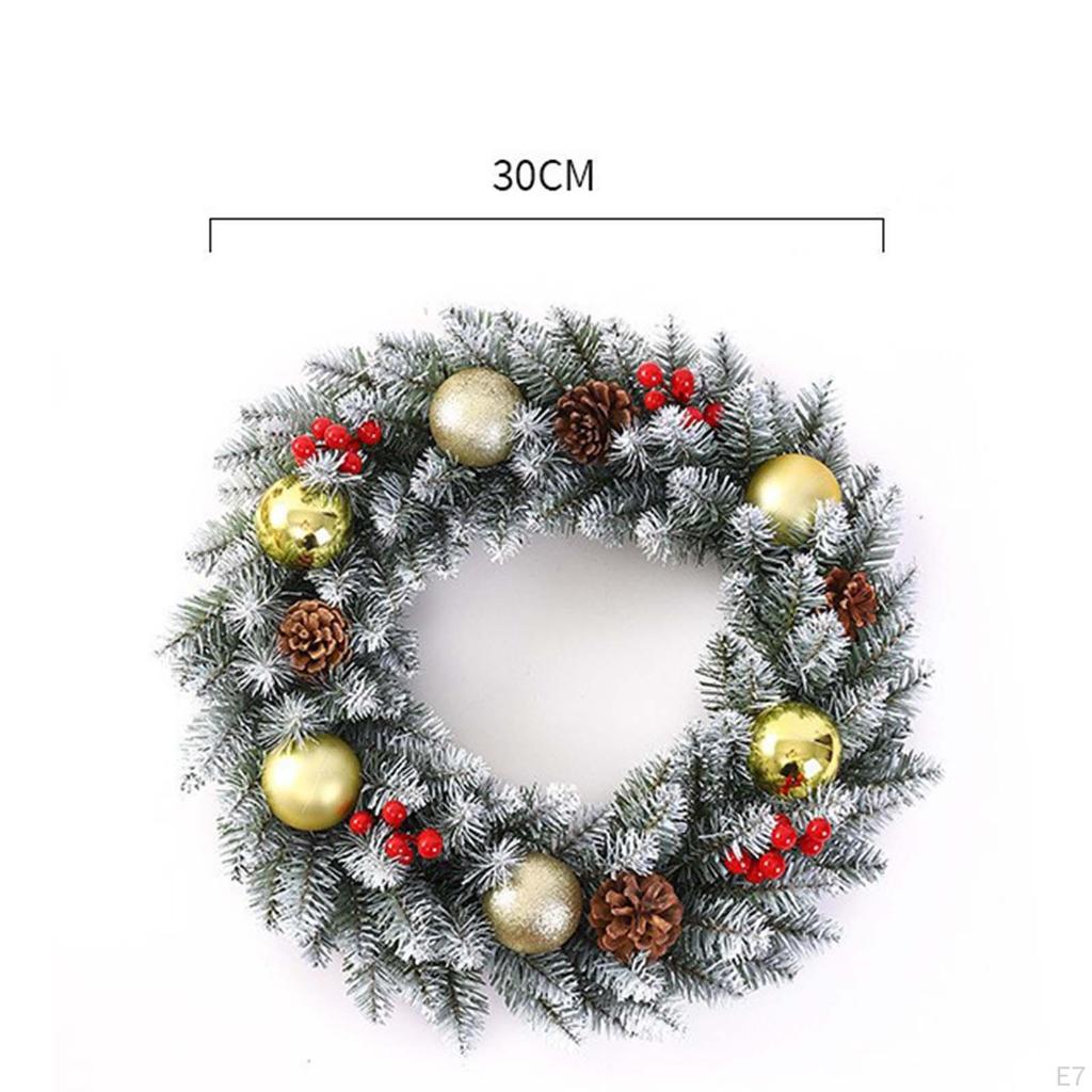Künstlicher Weihnachtskranz mit künstlichen grünen Blättern, festliche Girlande im Landhausstil