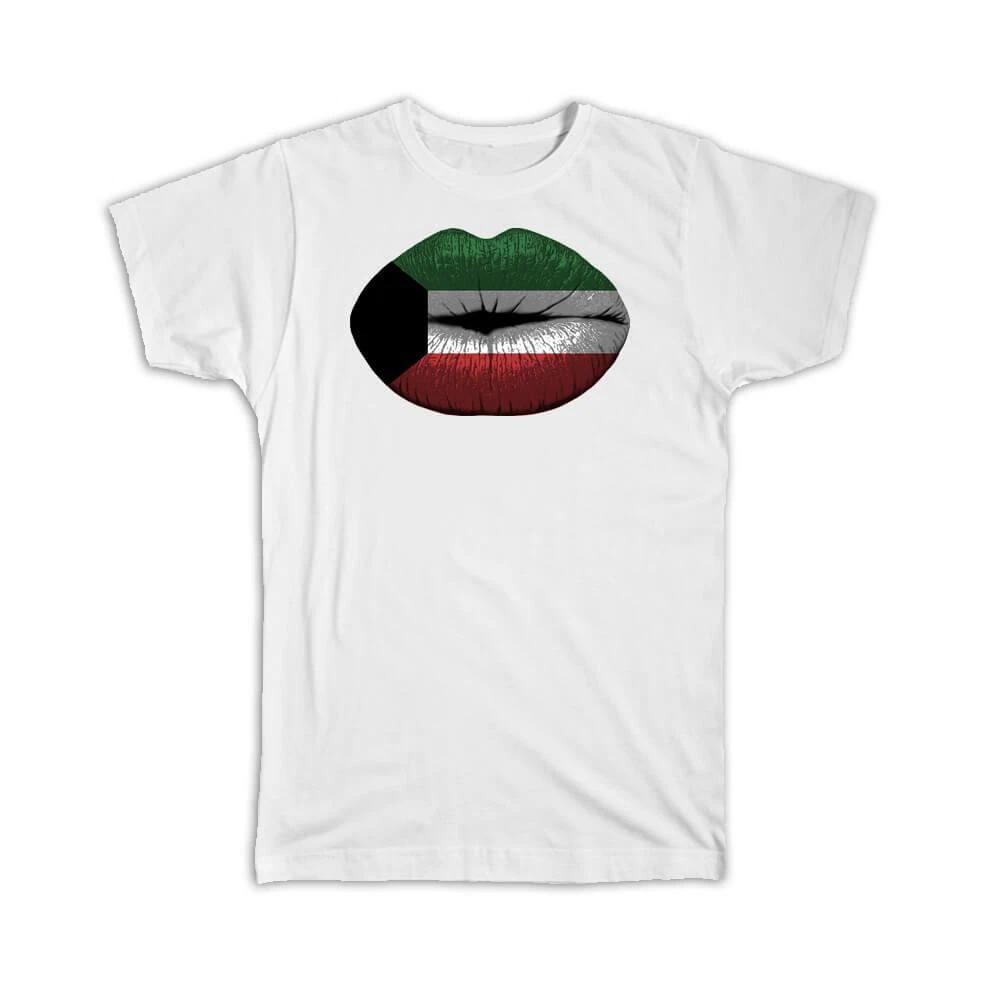 Gift T-Shirt : Lips Kuwaiti Flag Kuwait Expat Country For Her Women Feminine S