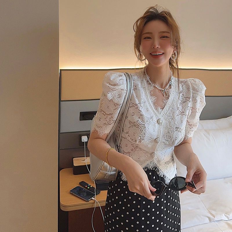 

V-neck Hollow Jacquard Female Summer Niche Short-Sleeved Lace Shirt White S