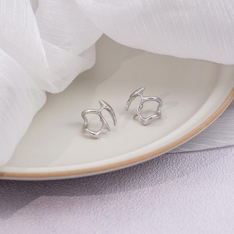 925 Sterling Silver Minimalist Irregular Stud Earrings - Liquid Metal Design