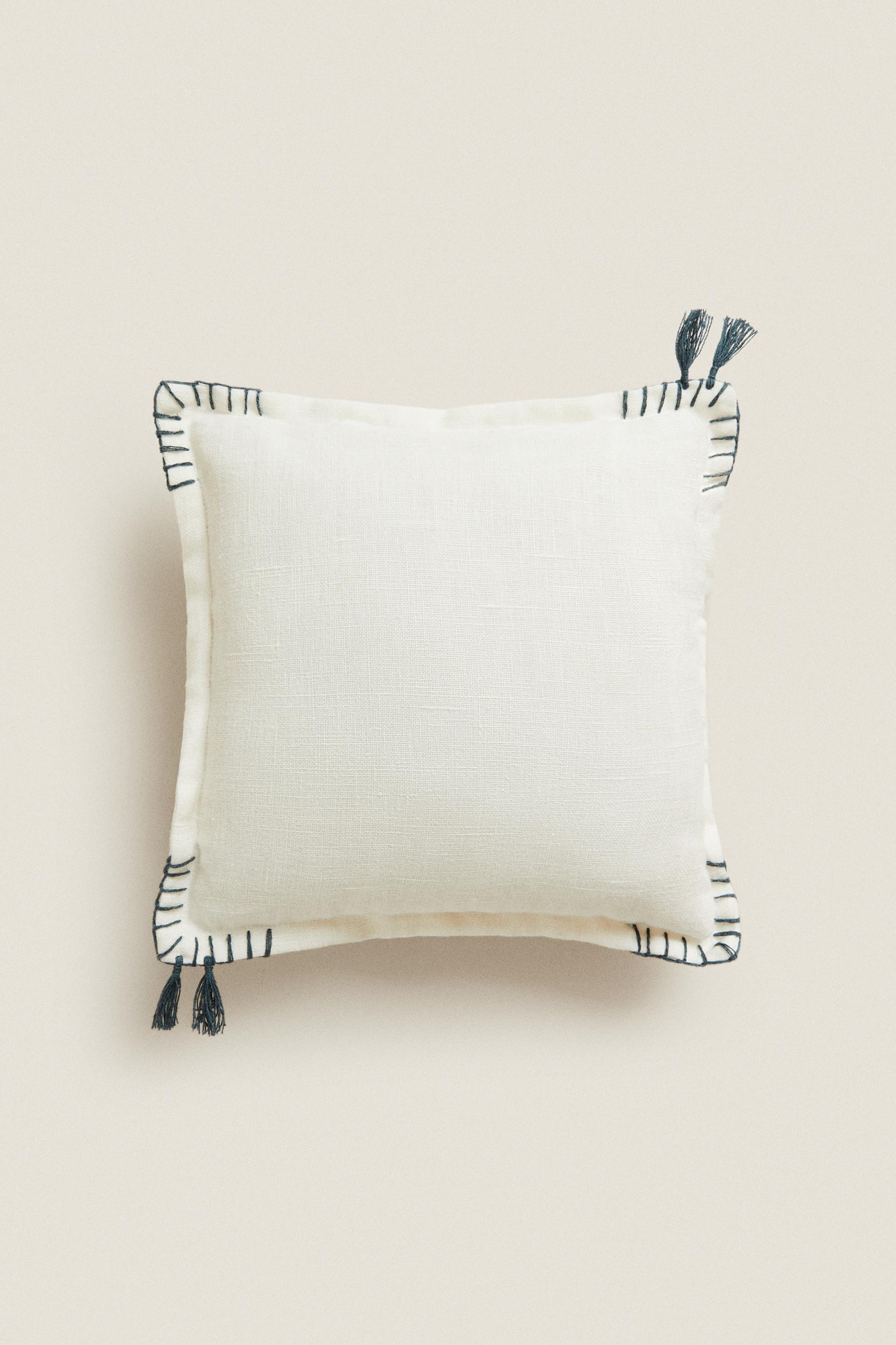 

ЧЕХОЛ НА ПОДУШКУ С ОТСТРОЧКОЙ