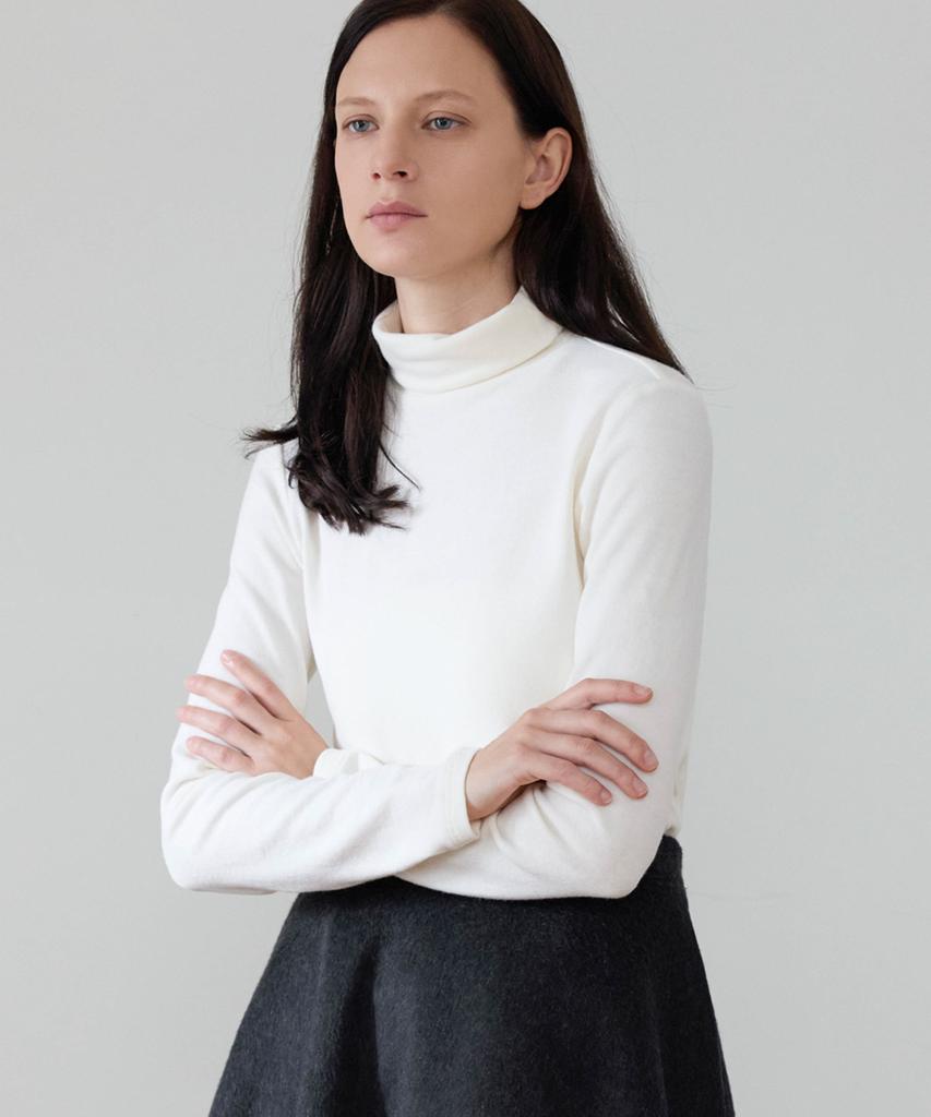 Ibokeuela Angora Slim Fit Span Turtleneck Tee(Cream Ivory)
