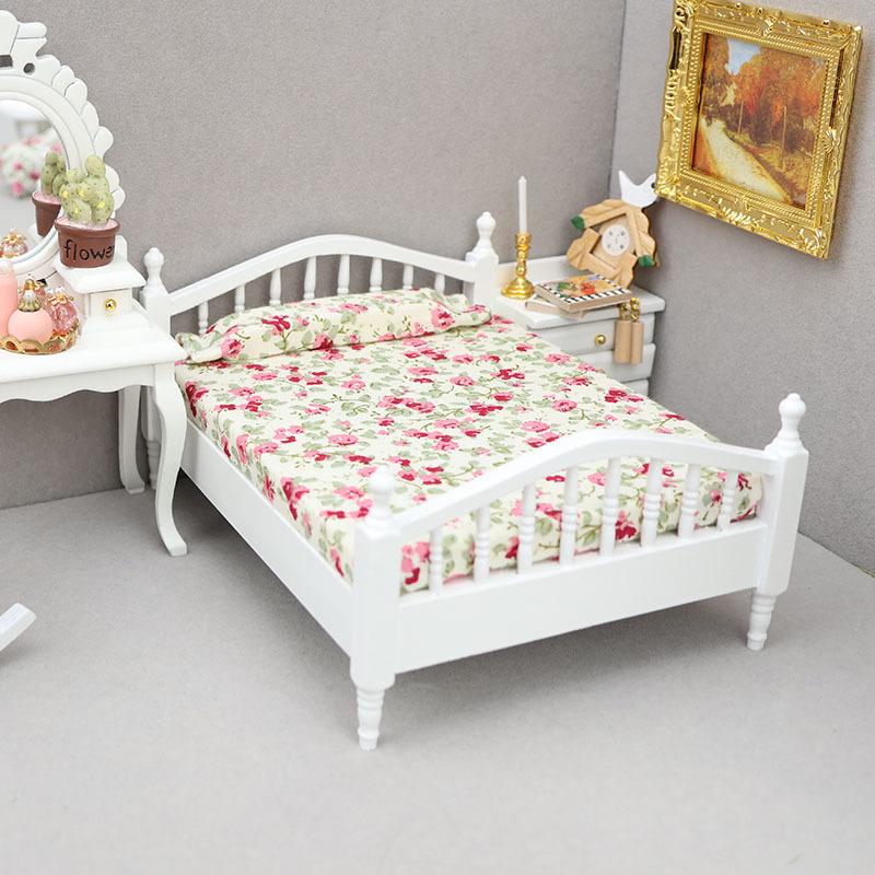1:12 Mini Dollhouse Furniture - Small Flower Clusters Bedroom Bedding Props
