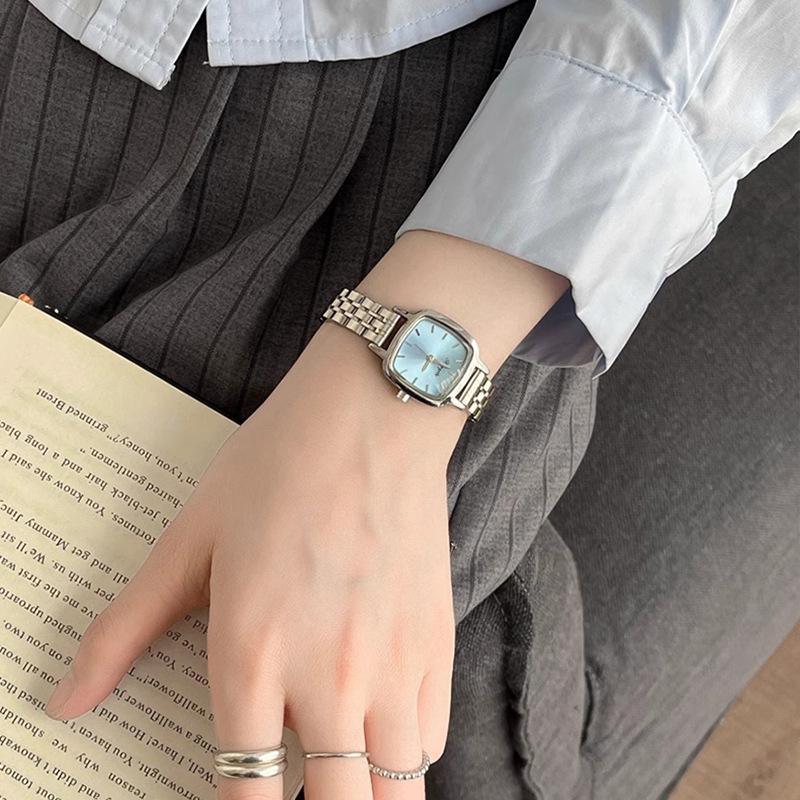 Women's High-End Style Waterproof Quartz Watch - Steel Band, Student Design