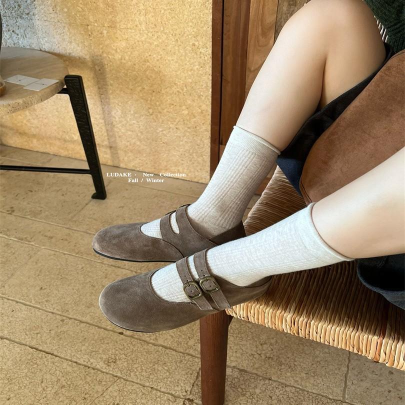 Retro Mary Jane shoes women's flats 2025 spring and autumn new round head grandma shoes women's one-word buckle single shoes