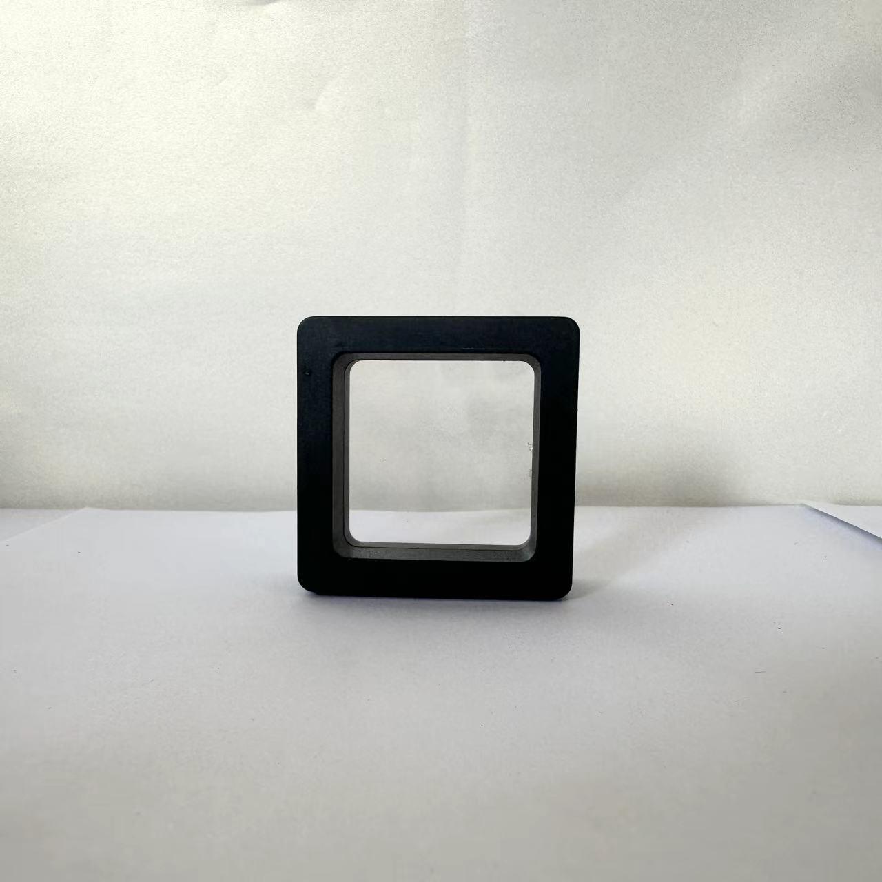 

Подарочная коробка из прозрачного полиэтилена для подвесных украшений - органайзер для колец и сережек 5*5*2 cm чёрный