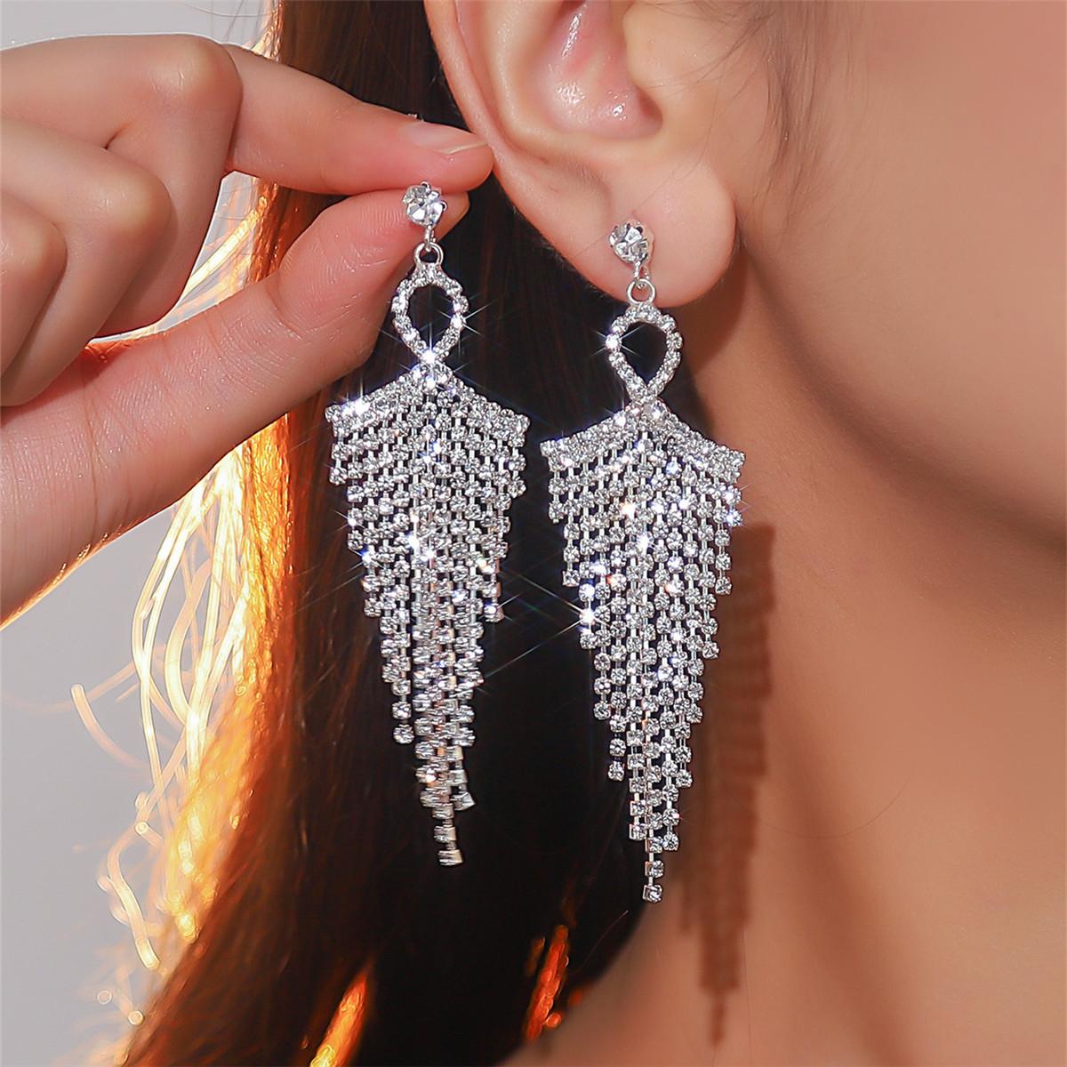 

Personality and high sense full of diamond tassel long earrings for women