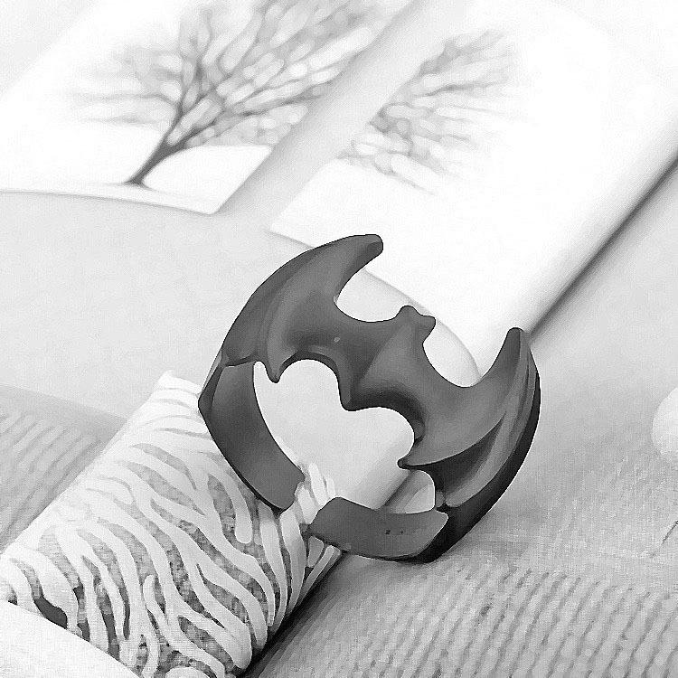 Adjustable Gothic Bat Ring for Men & Women - Dark Halloween Ornament