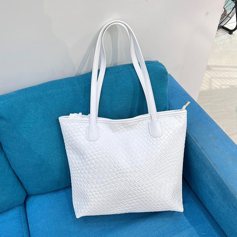 Bag Women's New Fashion Casual Tote Bag Large Capacity Commuter Weaving High-end Single Shoulder Armpit Bag Tide
