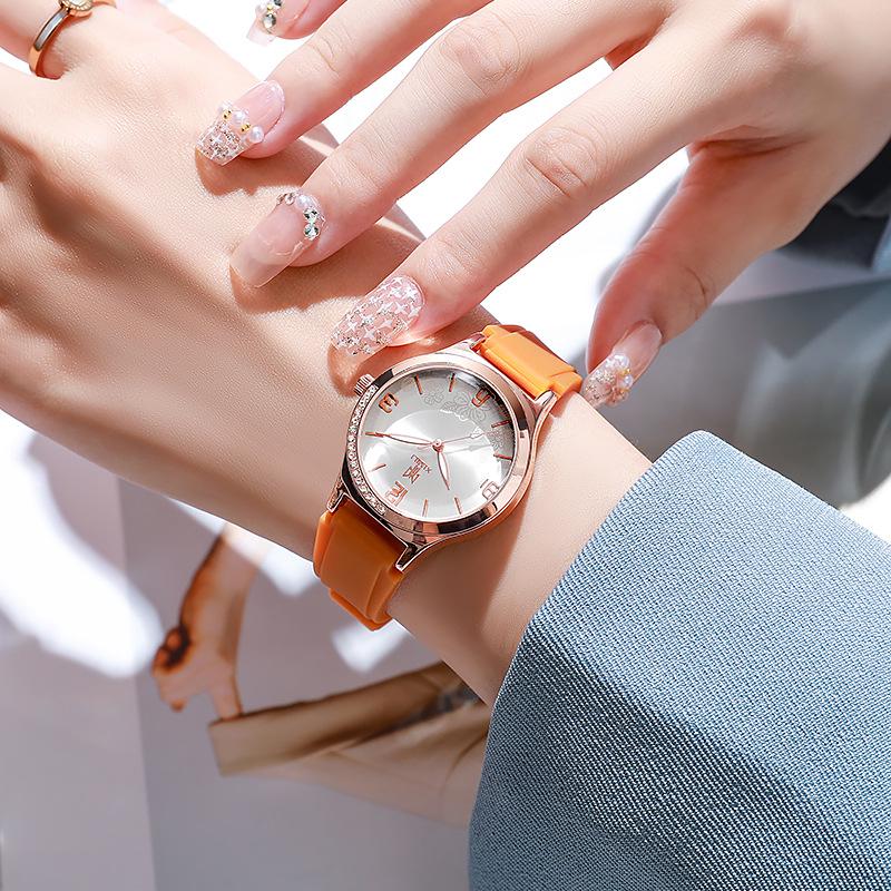 Versatile Trendy Silicone Women's Wristwatch with Small Dial Quartz Design for Live Broadcast Gifts