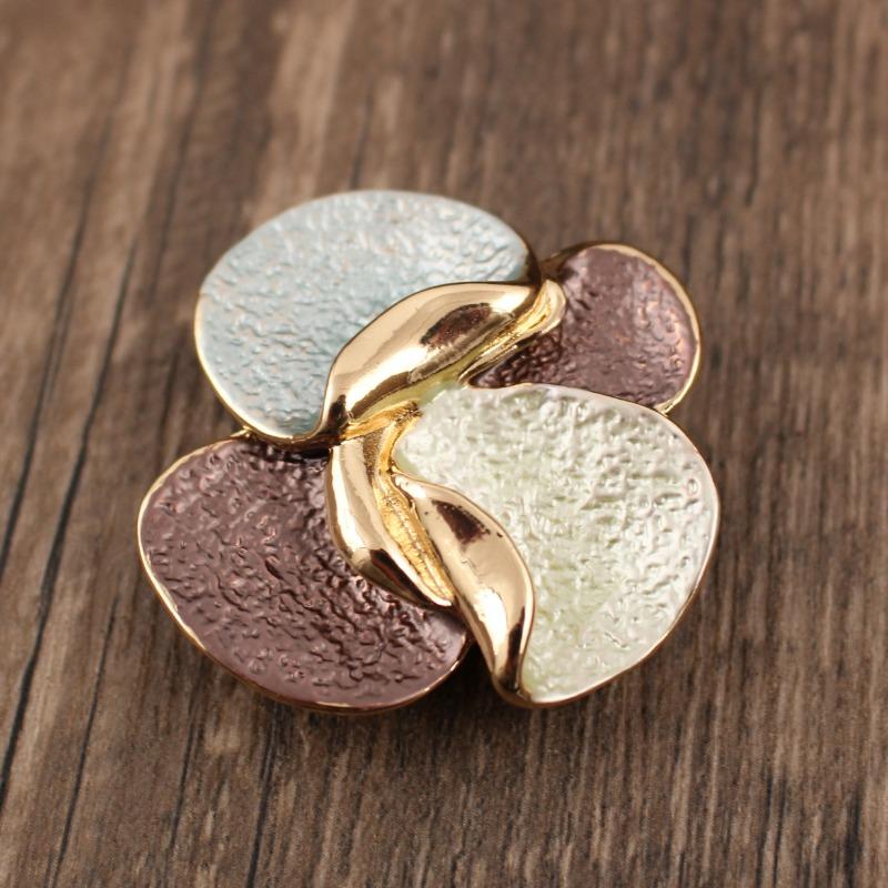 Heiß verkaufende emailierte geometrische Blume magnetische Brosche, modische kreative Blumenbrosche für Damen