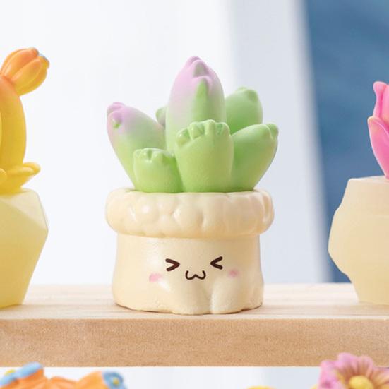 Mini Figurine Cactus Mignon en Résine Ornement Miniature Plante en Pot Petite Plante Cactus Artificiel Faux pour Tableau de Bord de Voiture Bureau à Domicile