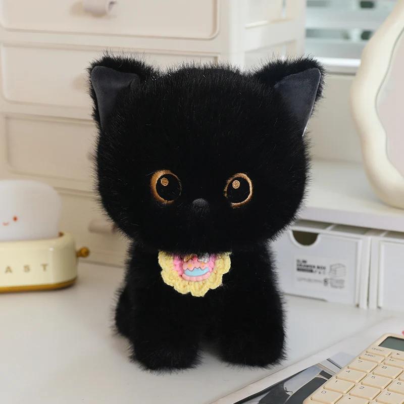 Entzückendes flauschiges Katze Stofftier Plüschtier Weiche Kätzchenpuppe mit Kuchen Lätzchen Calico Schwarze Siamkatze Geburtstagsgeschenk für Mädchen 20cm